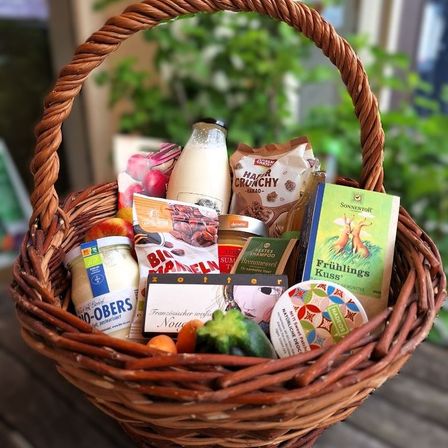 Bild enthält, Fun, Leisure Activities, Picnic, Picnic Basket, Beverage, Milk, Tape