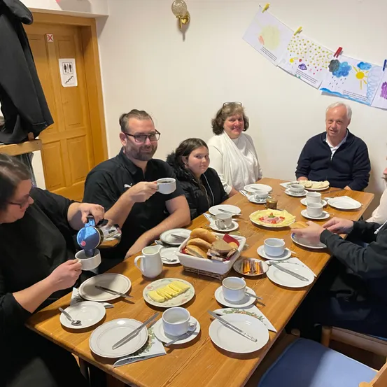 Brunch, Adult, Female, Person, Woman, Dining Table, Dining Room, Male, Man, People