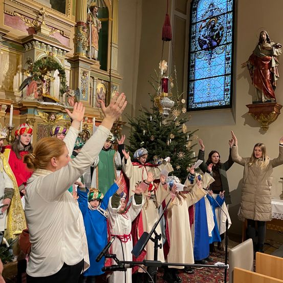 Bild enthält, Adult, Female, Person, Woman, Bride, Wedding, Face, Head