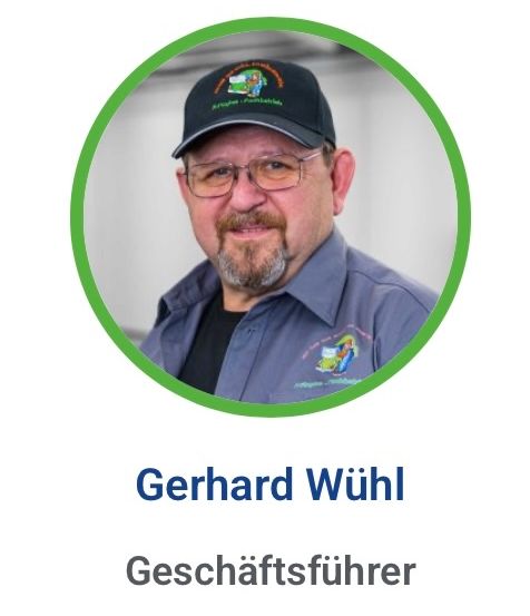 Bild enthält, Baseball Cap, Cap, Hat, Photography, Face, Person, Portrait, Adult, Male, Man