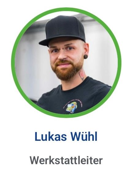 Bild enthält, Baseball Cap, Cap, Hat, People, Person, Photography, Head, Face, Adult, Man