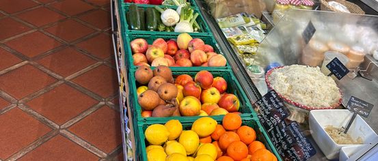 Citrus Fruit, Food, Fruit, Plant, Produce, Orange, Shop, Indoors, Market, Grocery Store