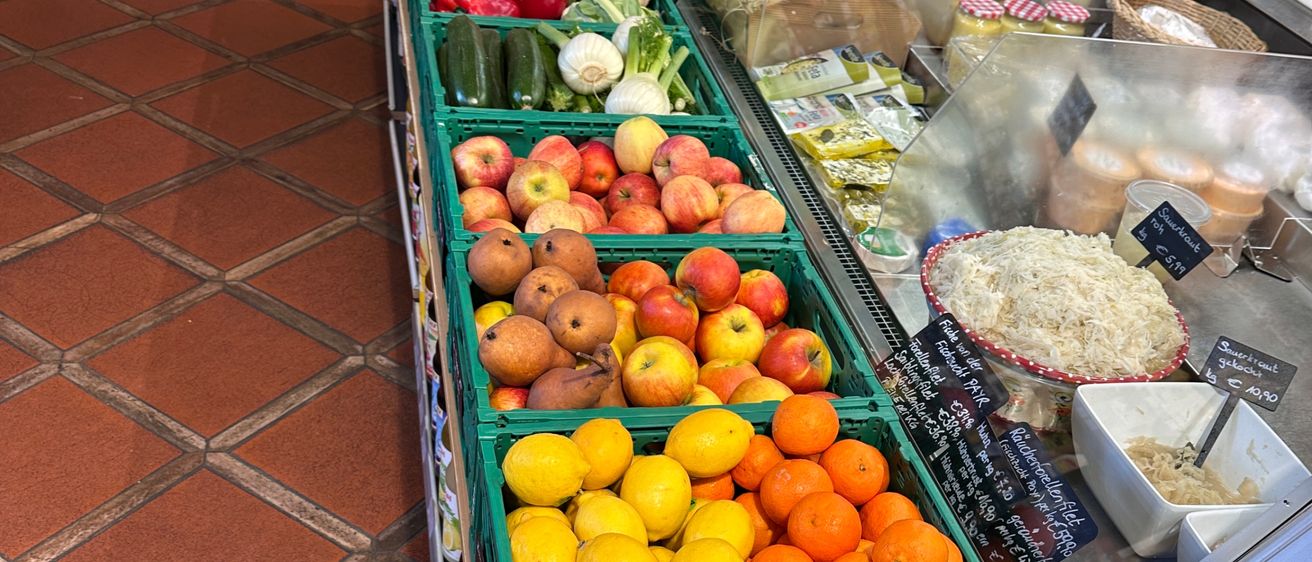 Bild enthält, Citrus Fruit, Food, Fruit, Plant, Produce, Orange, Shop, Indoors, Market, Grocery Store