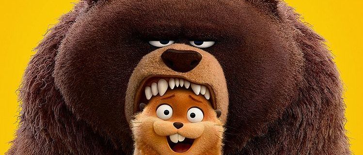 Poster für Pixars Animationsfilm Hoppers, mit einem kleinen Eichhörnchen und einem großen Bären. Der Bär hat ein großes Lächeln.
