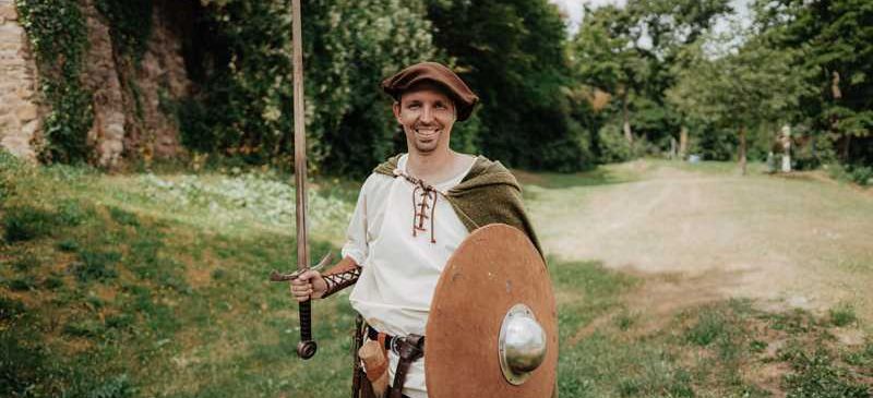 Bild enthält, Sword, Weapon, Armor