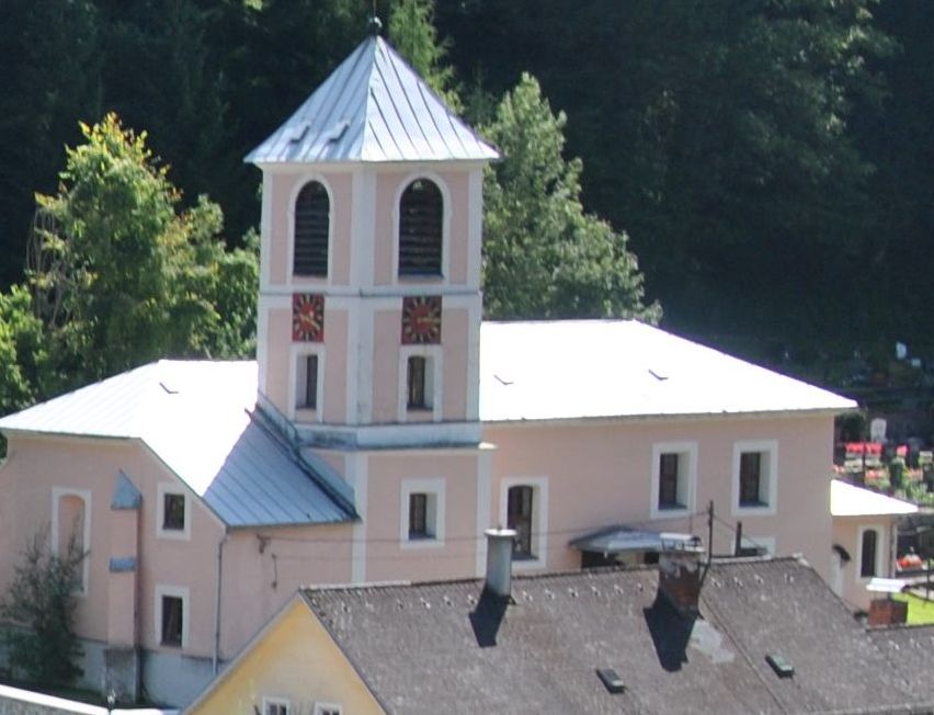 Bild enthält, Building, Monastery, House, Housing, Villa, Tree, Bell Tower, Vegetation, Roof, Outdoors