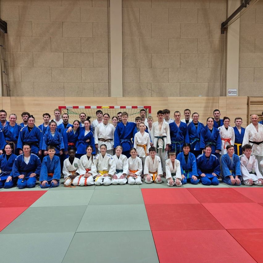 Bild enthält, People, Person, Groupshot, Boy, Child, Male