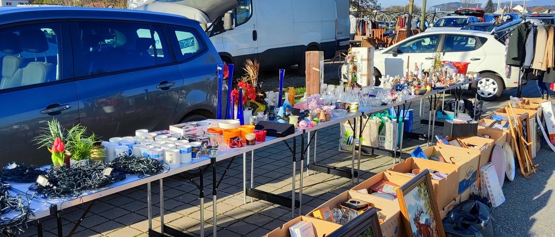 Bild enthält, Car, Transportation, Vehicle, Machine, Wheel, Box, City, Urban, Market