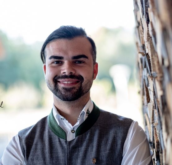 Bild enthält, Face, Happy, Head, Person, Smile, Photography, Portrait, Adult, Male, Man