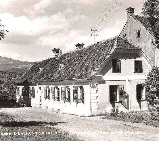 Bild enthält, Cottage, House, Housing, Monastery, Utility Pole, Nature, Outdoors, Countryside, Hotel, Hut