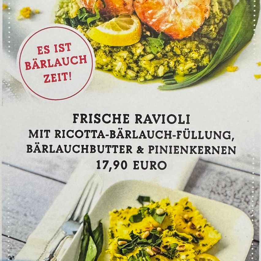 Eine Werbung für frische Ravioli mit Ricotta- und Bärlauchfüllung, Bärlauchbutter und Pinienkernen. Preis 17,90 Euro.