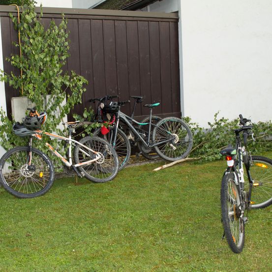 Bild enthält, Machine, Wheel, Bicycle, Transportation, Vehicle, Spoke, Helmet