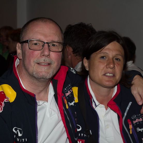 Bild enthält, Shirt, Coat, Jacket, People, Person, Adult, Male, Man, Vest, Glasses