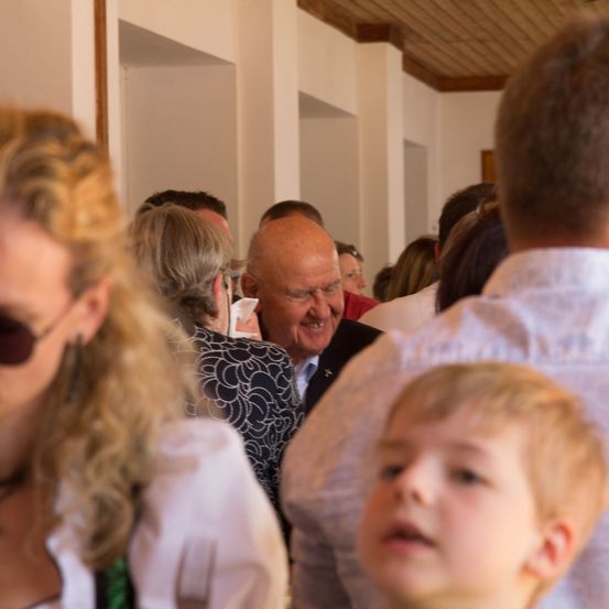 Bild enthält, Sunglasses, People, Person, Adult, Female, Woman, Male, Man, Face, Shirt