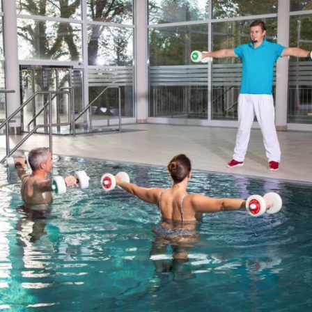 Bild enthält, Adult, Male, Man, Person, Swimming Pool, Water, Bathing, Volleyball, Volleyball (Ball), Face