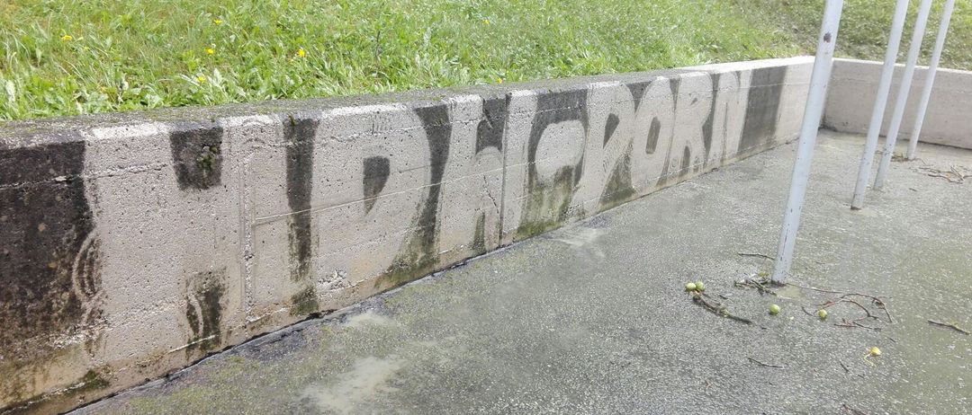 Bild enthält, Construction