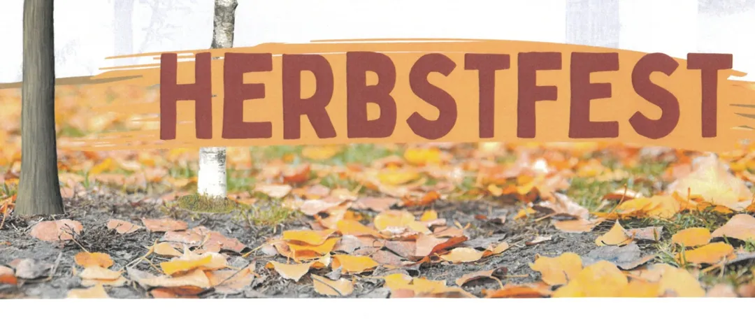Plakat für ein Herbstfest mit einem Baum in Herbstfarben, mit Datum 4. September 2026 und Aktivitäten wie Kinderspielen und einer Schatzsuche.