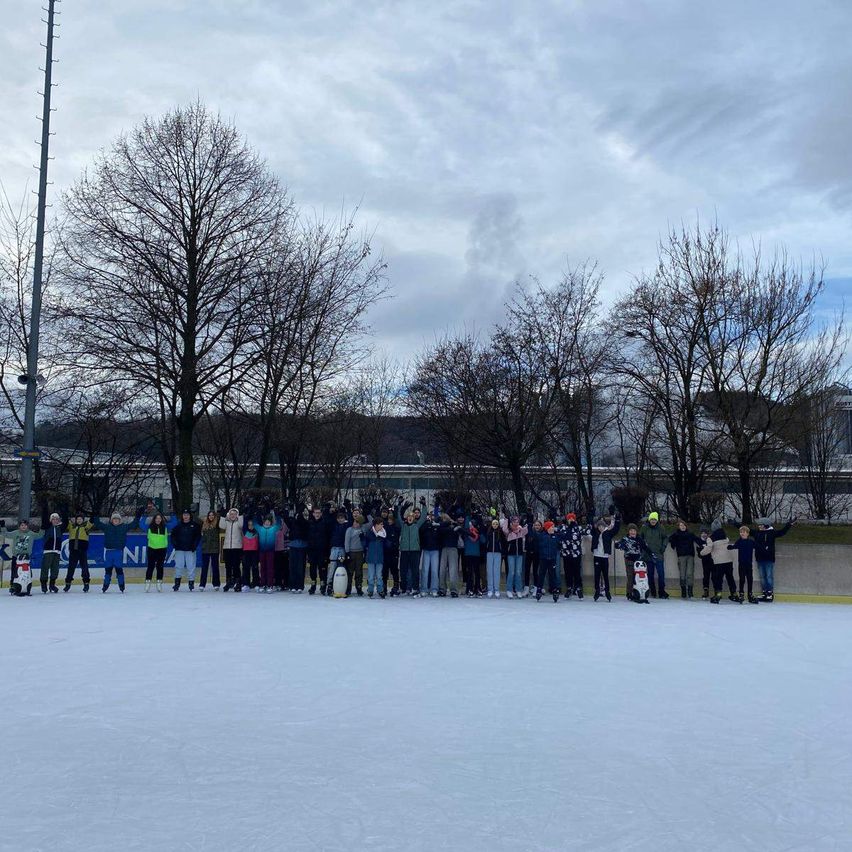Bild enthält, Person, Rink, Skating, Sport, Head
