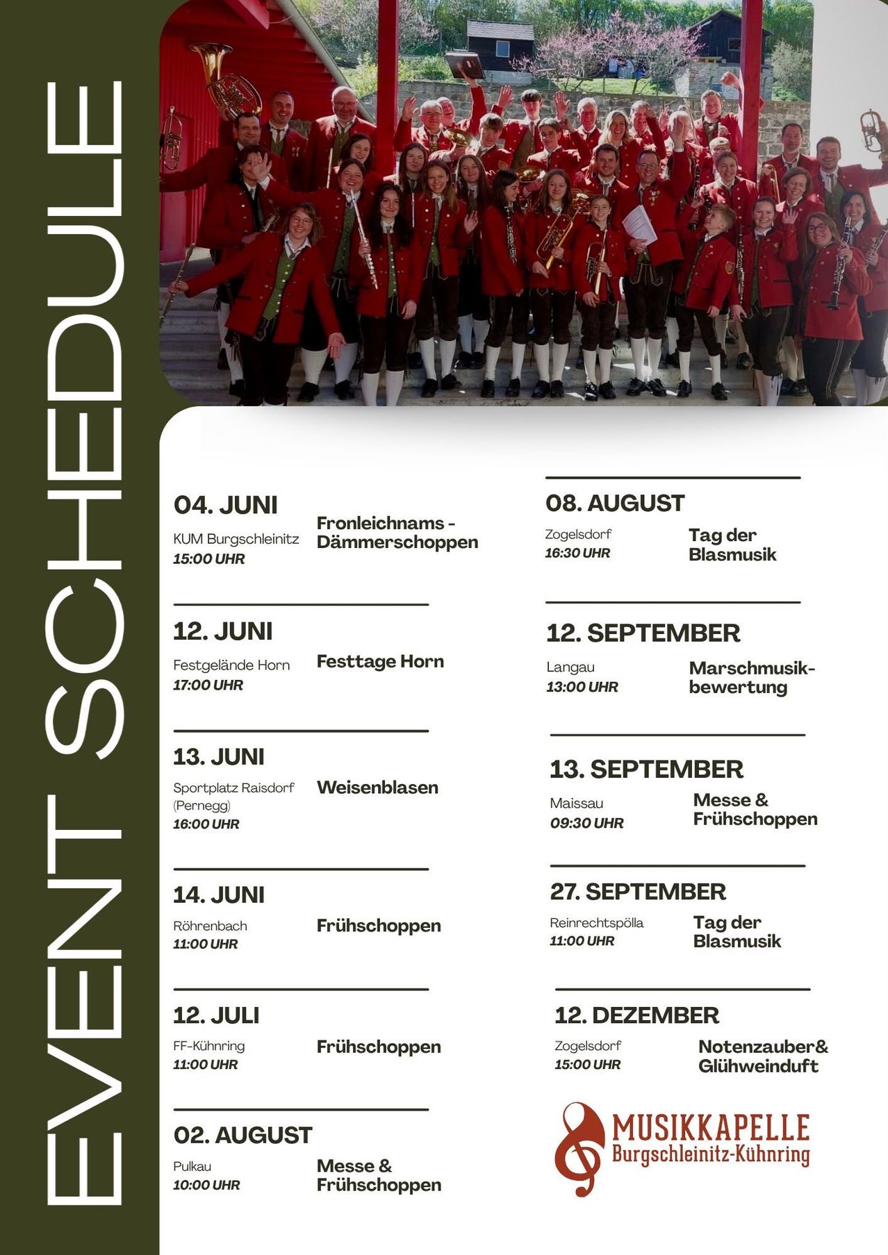 Ein Zeitplanposter listet verschiedene Veranstaltungen an verschiedenen Orten auf, einschließlich Burgschleinitz, Zogelsdorf und Maissau, mit Datum und Uhrzeit für jede Veranstaltung. Das Poster zeigt eine Gruppe von Musikern in traditioneller Kleidung.