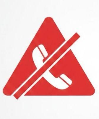 Ein rotes Dreieck mit einem weißen Telefonsymbol, das durch eine diagonale Linie durchgestrichen ist, was das Verbot der Telefonnutzung anzeigt.