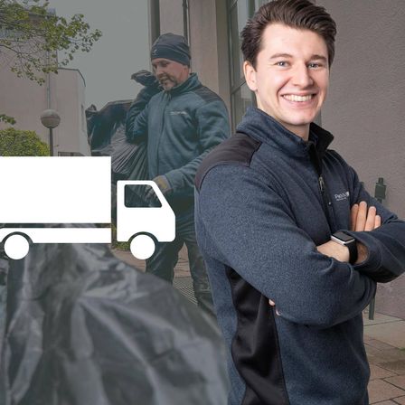 Bild enthält, Coat, Jacket, Adult, Male, Man, Person, Head, Face, Photography, Smile