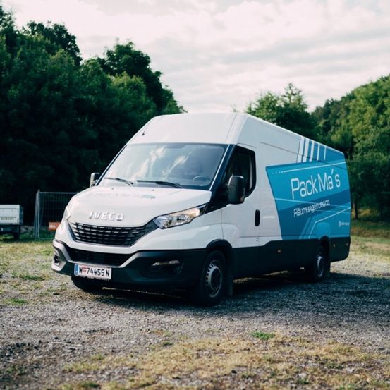 Bild enthält, Transportation, Vehicle, Moving Van, Van, Small Box Truck, Truck, Machine, Wheel