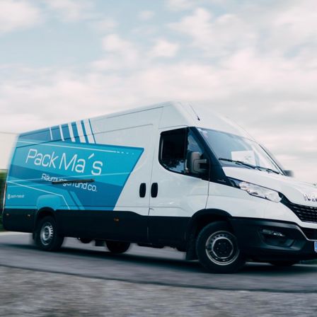 Bild enthält, Transportation, Vehicle, Moving Van, Van, Machine, Wheel, Small Box Truck, Truck