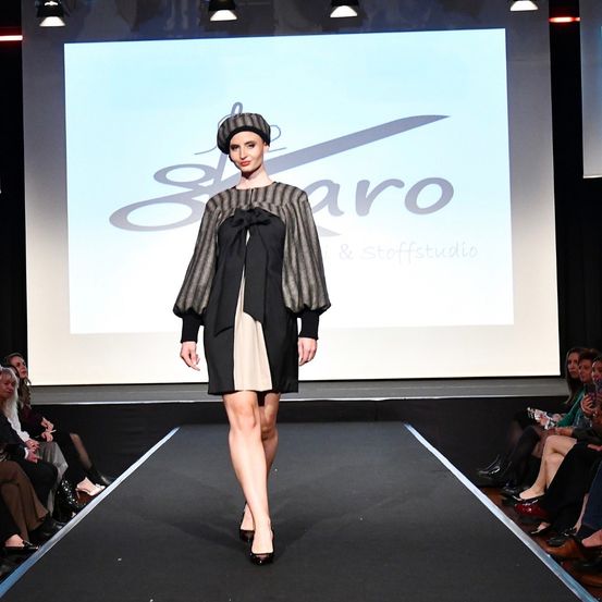 Bild enthält, Fashion, Adult, Female, Person, Woman, People, Clothing, Coat, Face, Runway