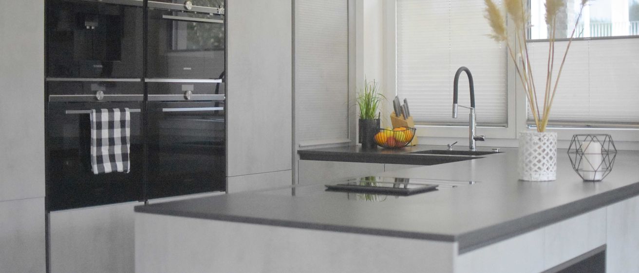 Bild enthält, Indoors, Interior Design, Kitchen, Sink, Sink Faucet