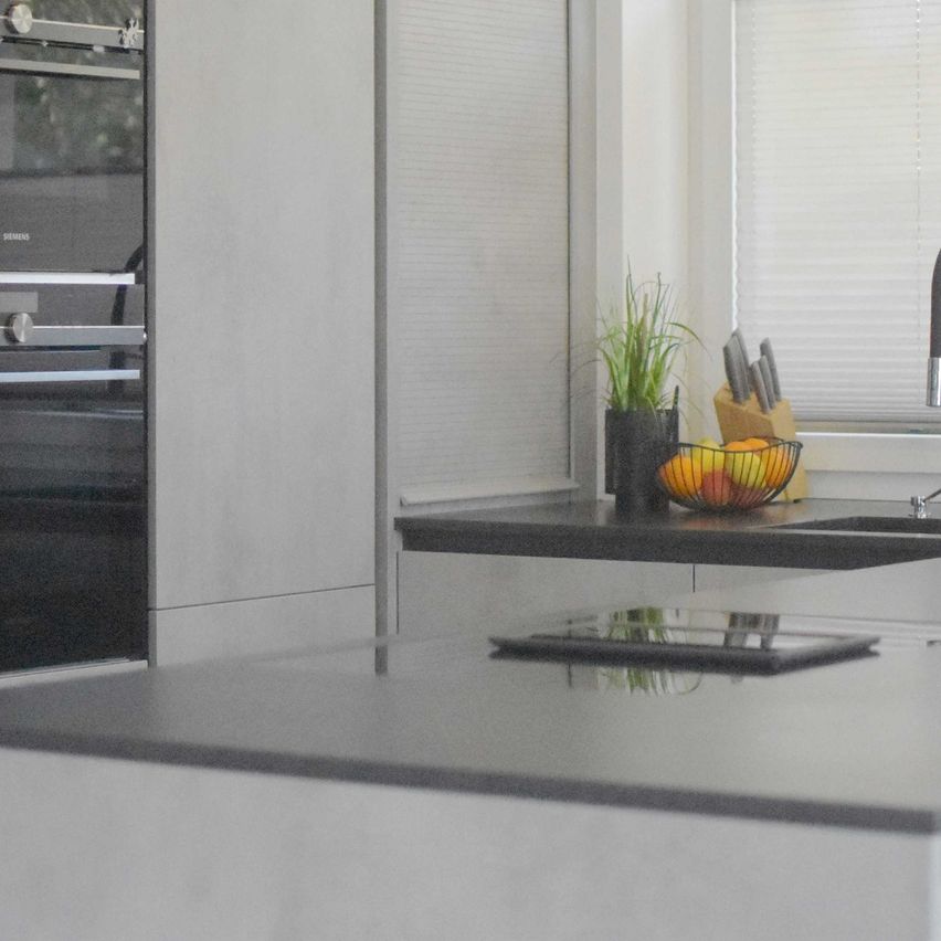 Bild enthält, Indoors, Interior Design, Kitchen, Sink, Sink Faucet