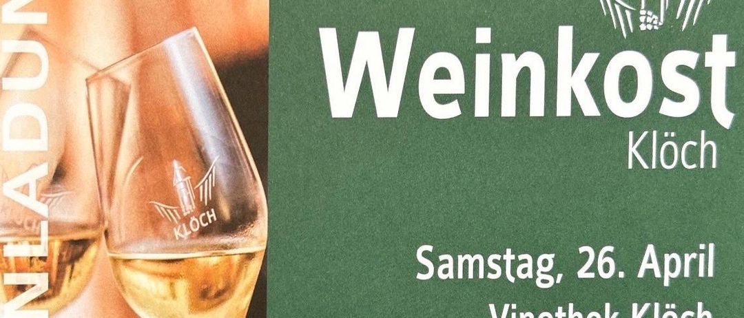 Ein Poster mit einem Weinglas, auf dem ein Logo und der Text 'Weinko Samstag, 26. Vinothek' abgebildet ist. Das Glas ist mit Weißwein gefüllt.