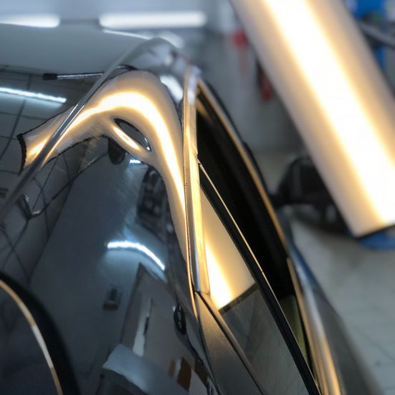 Bild enthält, Car, Vehicle, Alloy Wheel, Spoke, Tire, Wheel, Sink Faucet