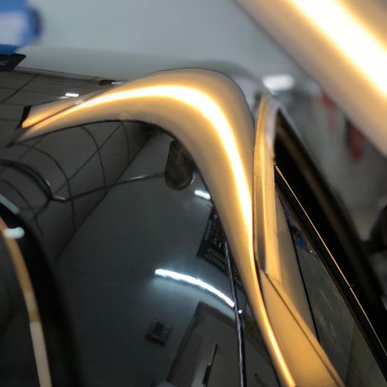 Bild enthält, Sink, Sink Faucet, Car, Transportation, Vehicle