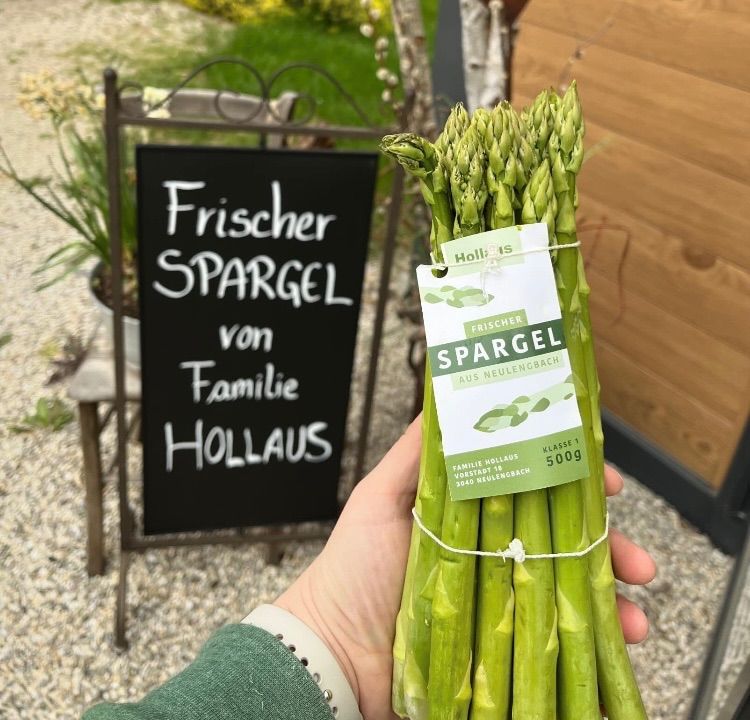Bild enthält, Food, Produce, Person, Asparagus, Plant, Vegetable, Blackboard