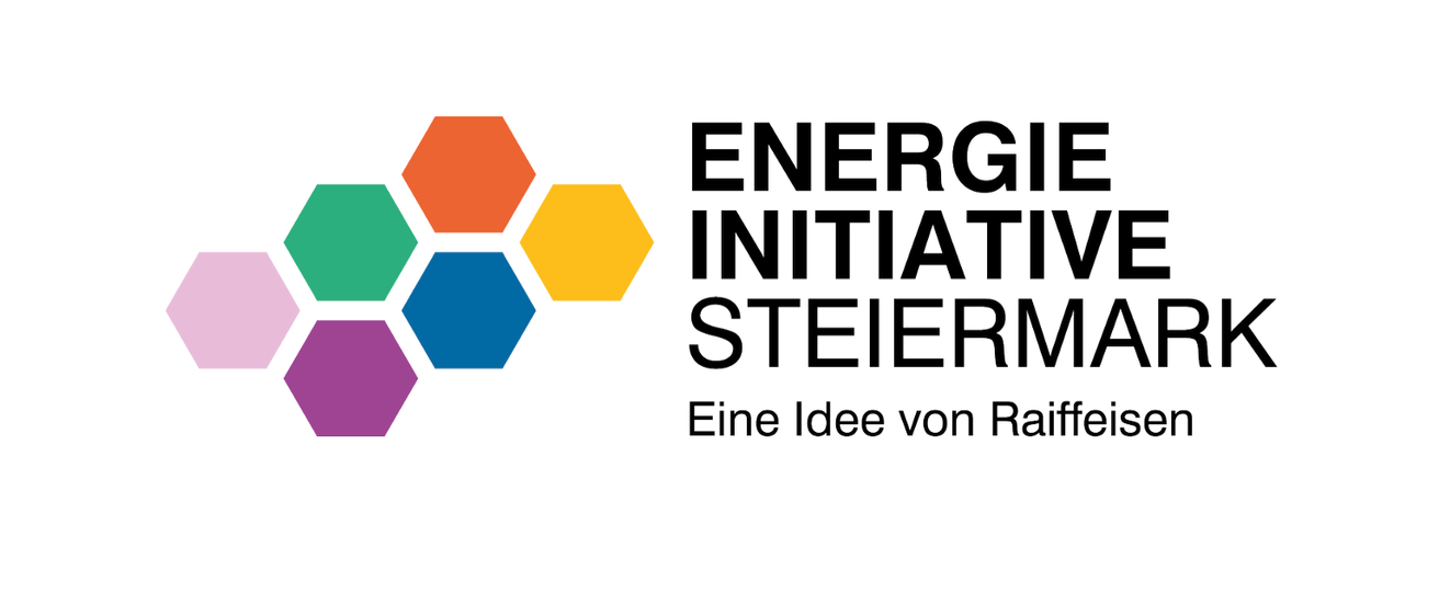 Ein Logo mit einem sechseckigen Muster in verschiedenen Farben und dem Text 'Energie Initiative Steiermark' darunter.