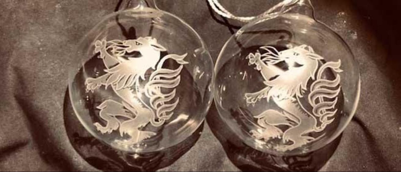 Bild enthält, Glass, Christmas, Christmas Decorations, Festival, Plate