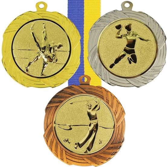 Bild enthält, Gold, Person, Gold Medal, Trophy, Adult, Bride, Female, Wedding, Woman