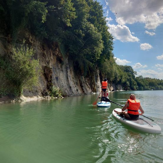 Bild enthält, Water, Boat, Vehicle, Person, Water Sports, Canoe, Canoeing, Rowboat, Kayak, Kayaking