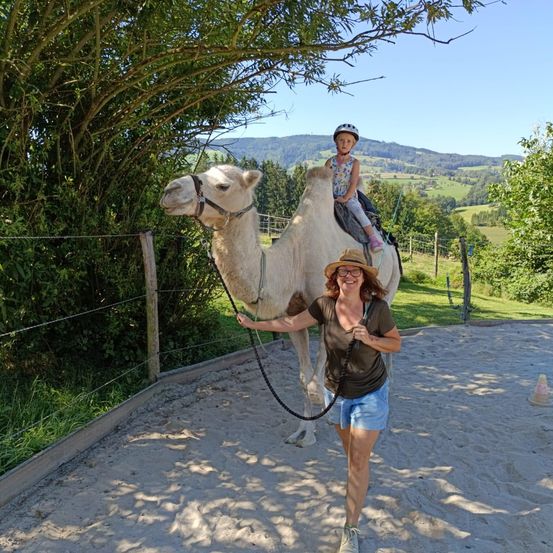 Bild enthält, Vegetation, Photography, Portrait, Shorts, Tree, Woodland, Park, Path, Jungle, Wilderness