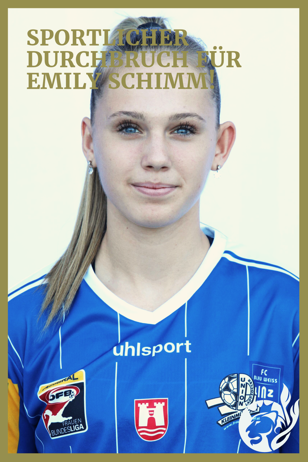Emily Schimm, eine Fußballspielerin, posiert für ein Foto in einem blauen Trikot mit weißem Saum und 'uhlsport' Logo. Sie hat lange blonde Haare, Ohrringe und einen ernsten Ausdruck.