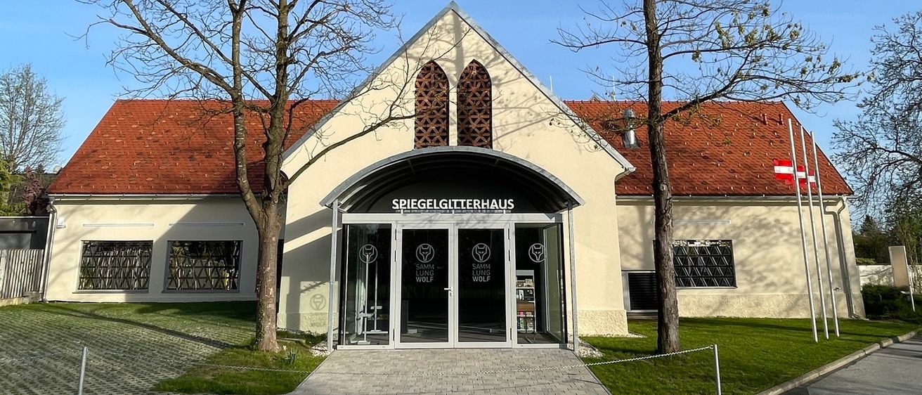 Bild enthält, Arch, Architecture, Gothic Arch, Building, Outdoors, Housing, Shelter, House