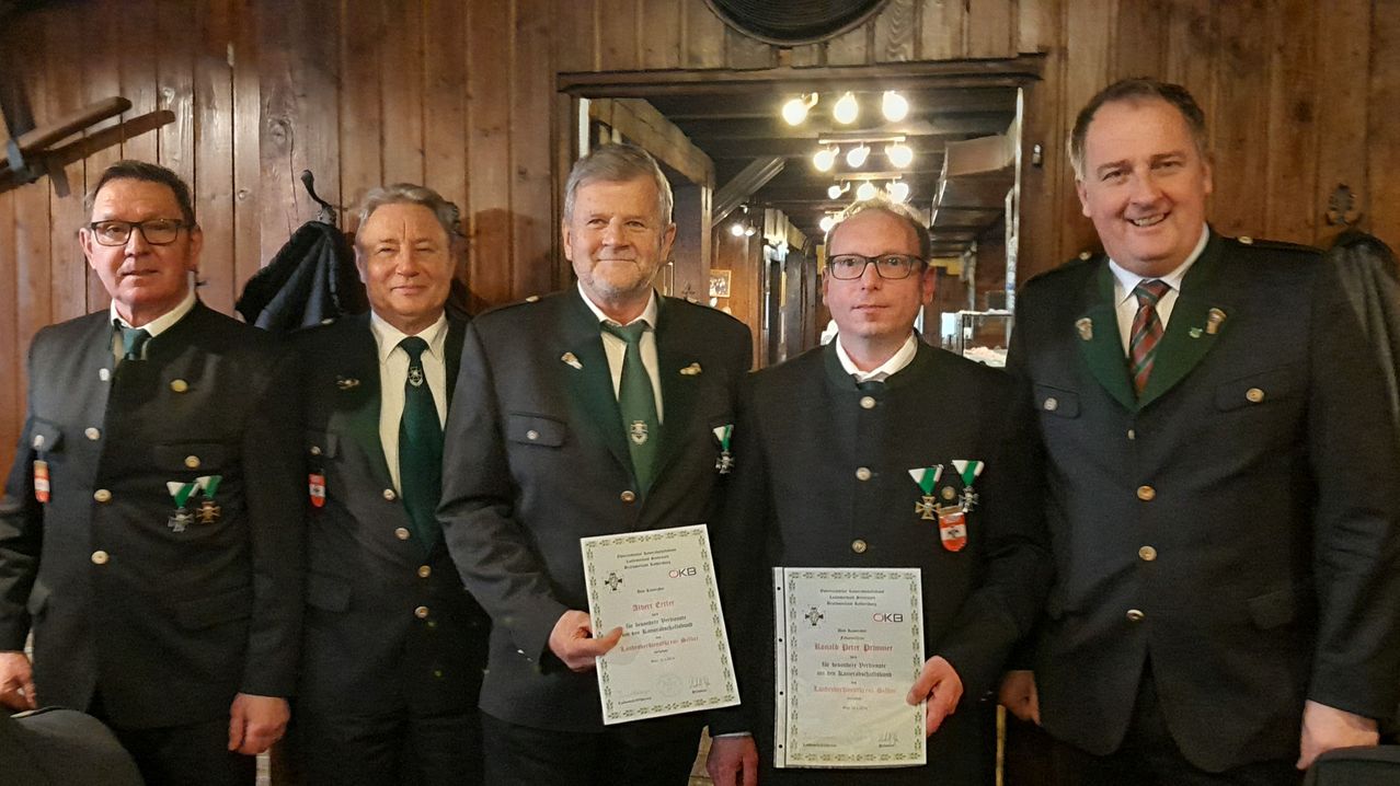 Bild enthält, Blazer, Coat, Jacket, Person, Photography, Portrait, Suit, People, Adult, Man