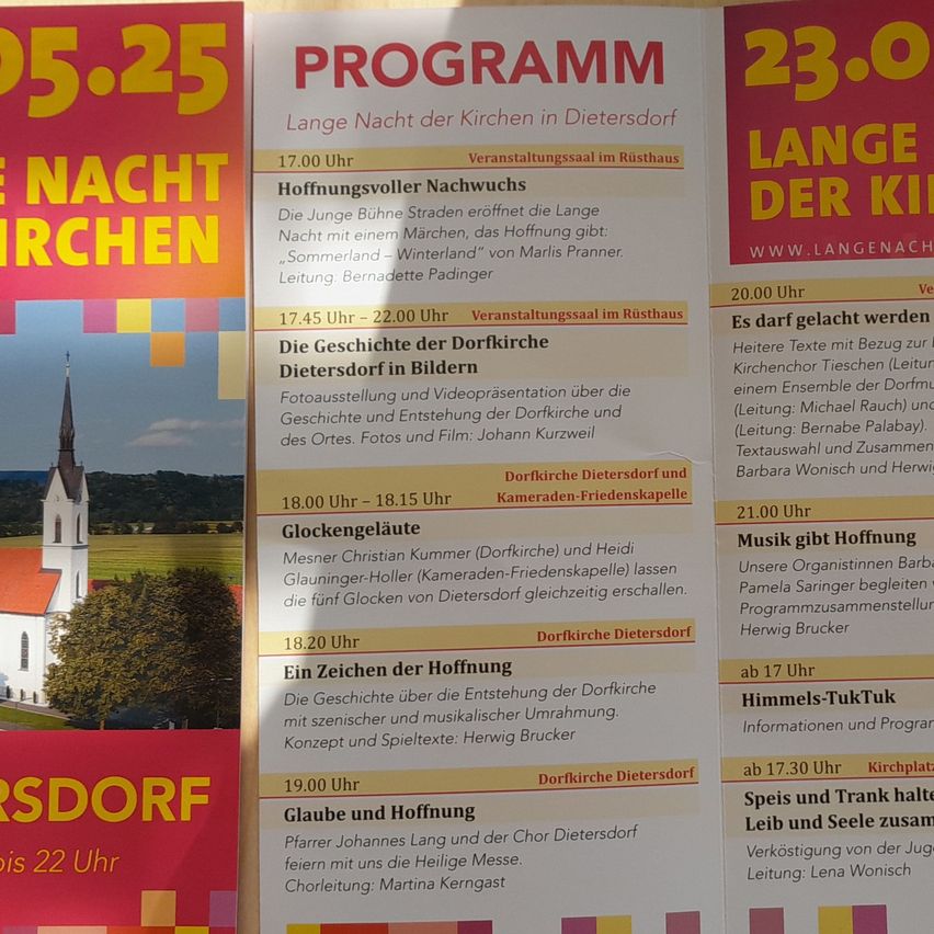 Bild enthält, Advertisement, Poster, Architecture, Building, Text, Menu