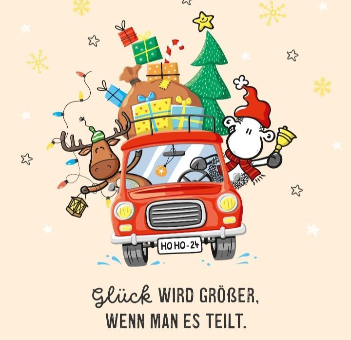 Ein roter Wagen mit einem Weihnachtsbaum auf dem Dach transportiert Geschenke und Dekorationen. Der Weihnachtsmann läutet eine Glocke, während ein Rentier eine Laterne hält. Der Wagen hat das Kennzeichen HO HO-24. Der Hintergrund ist mit Schneeflocken und Sternen verziert.