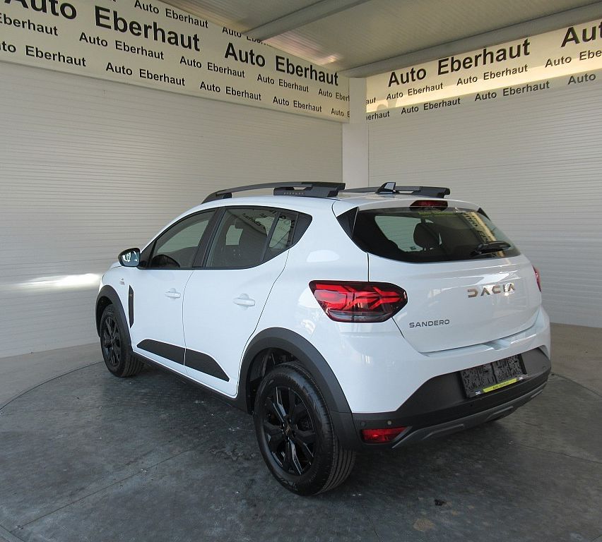 Bild enthält, Car, Suv, Transportation, Vehicle, Machine, Wheel, Hatchback