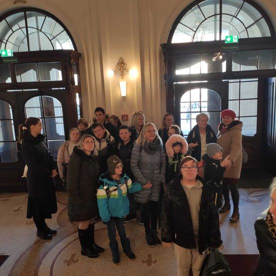 Bild enthält, Coat, Person, Photography, Portrait, People, Jacket, Lighting, Boy, Child, Male