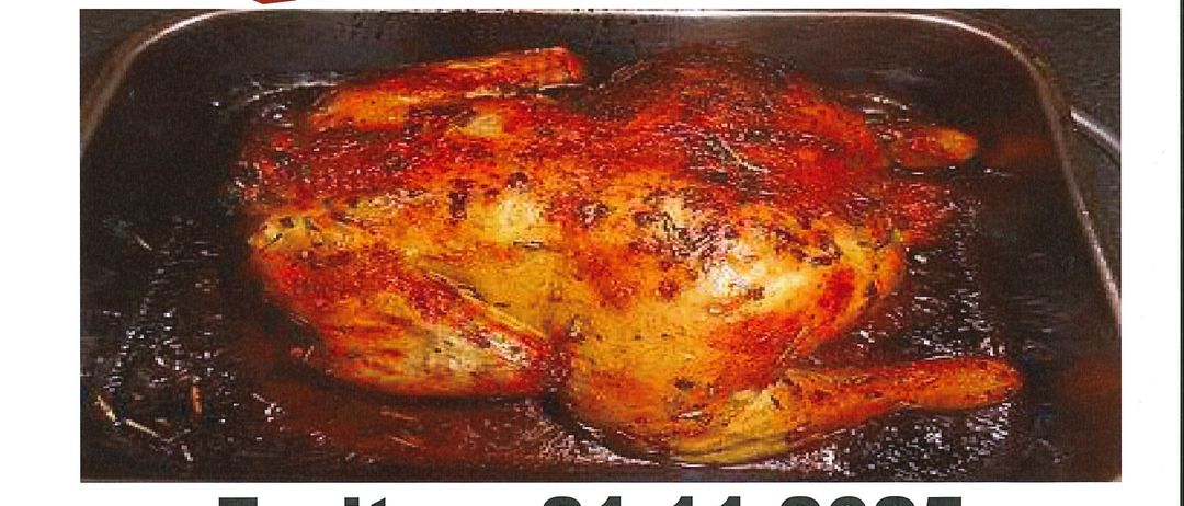Werbeanzeige fur eine heisse Aktion mit einem gebratenen Huhn in einer Auflaufform mit Textuberlagerung auf weissem Hintergrund. Datum: Freitag, 21.11.2025.