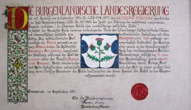 Dokument zur Genehmigung der Führung eines Wappens für das Dorf Parndorf, einschließlich eines Schildes mit einer Distel, ausgestellt am 8. September 1971. Das Dorf hat eine lange Geschichte kontinuierlicher Besiedlung und Kultivierung.
