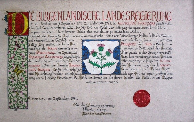 Dokument zur Genehmigung der Führung eines Wappens für das Dorf Parndorf, einschließlich eines Schildes mit einer Distel, ausgestellt am 8. September 1971. Das Dorf hat eine lange Geschichte kontinuierlicher Besiedlung und Kultivierung.
