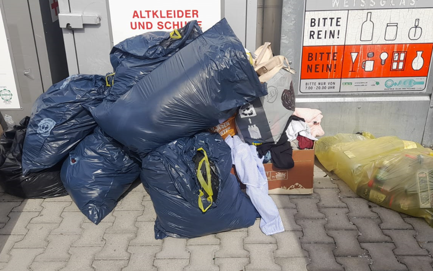 Bild enthält, Garbage, Trash, Box, Accessories, Bag, Handbag